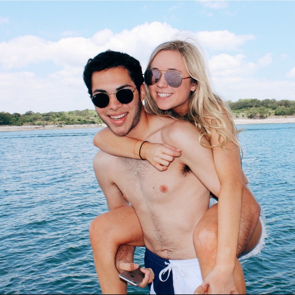 Meet your Posher, Tyler - Picture 1 of 5